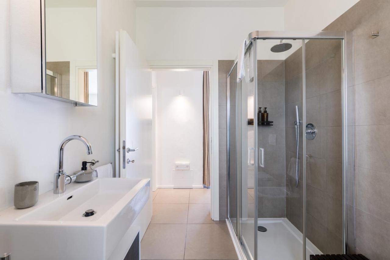 Carly'S Rooms Torbole Sul Garda Exterior photo