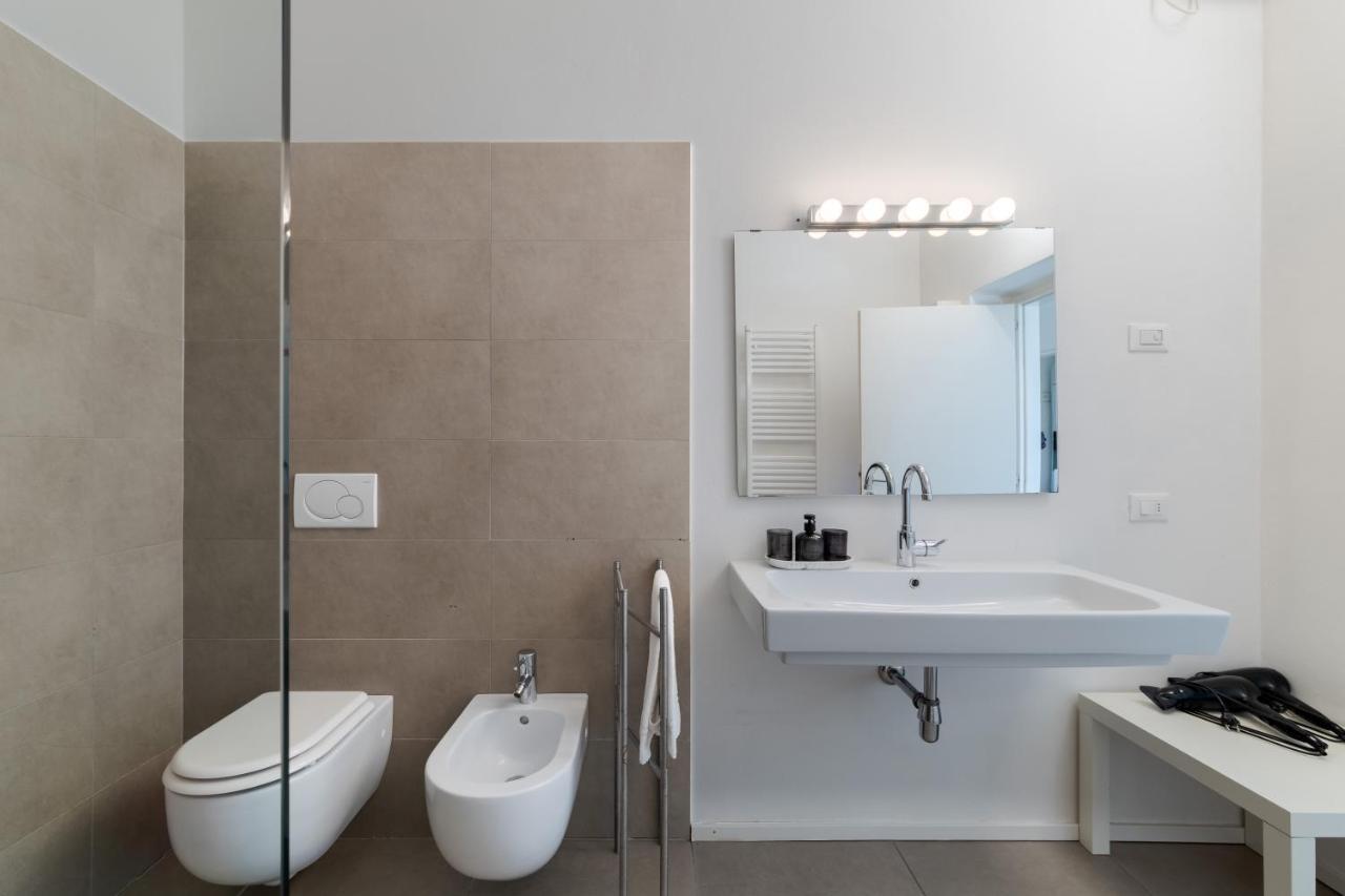 Carly'S Rooms Torbole Sul Garda Exterior photo