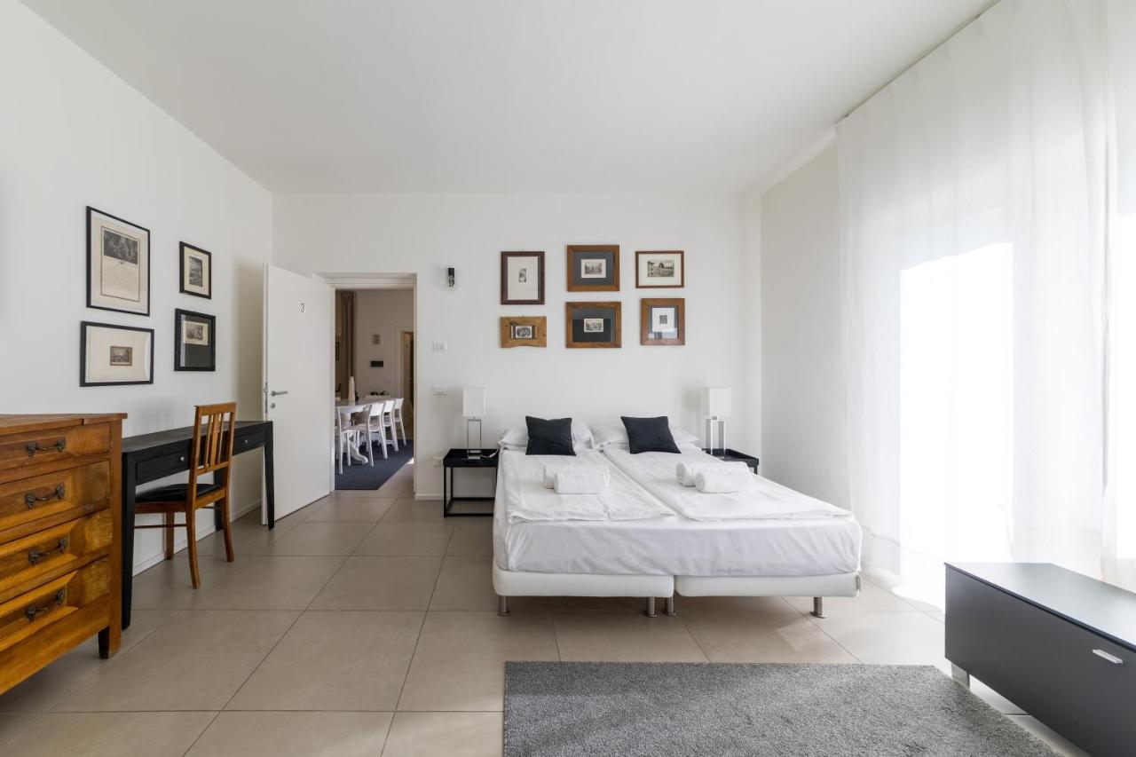 Carly'S Rooms Torbole Sul Garda Exterior photo