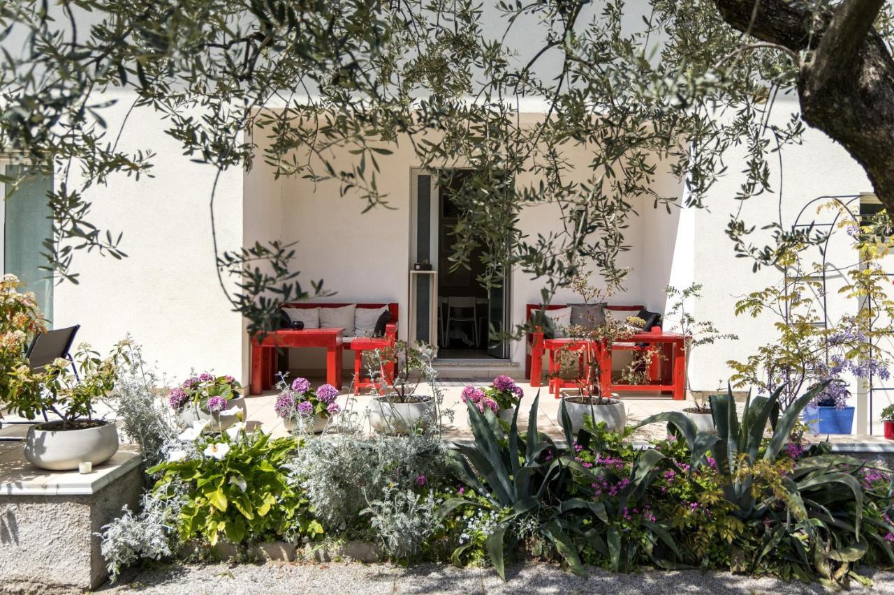 Carly'S Rooms Torbole Sul Garda Exterior photo